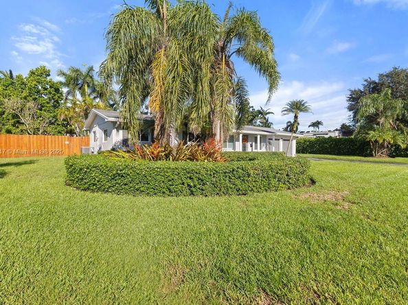 11220 SW 99th Ct, Miami FL 33176