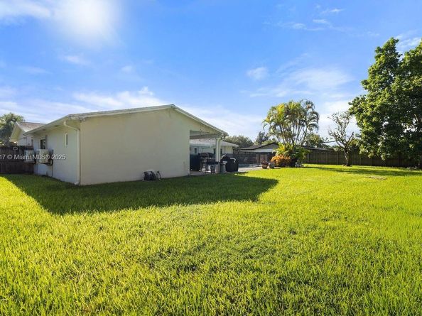 11220 SW 99th Ct, Miami FL 33176