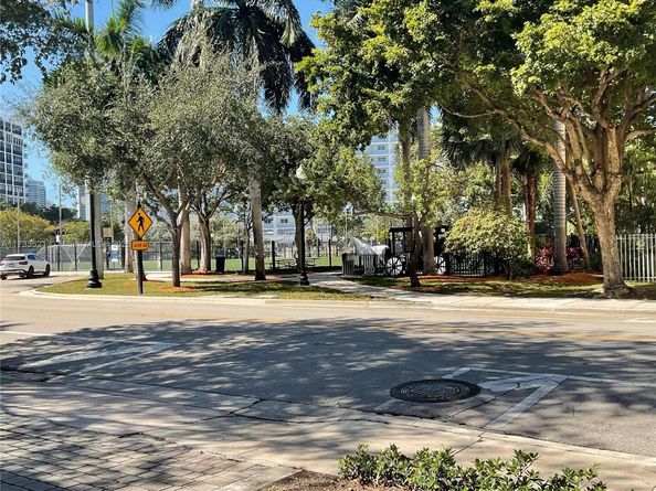 201 178th Dr 309, Sunny Isles Beach FL 33160