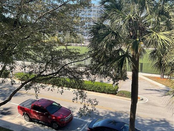 201 178th Dr 309, Sunny Isles Beach FL 33160