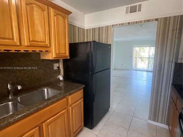 201 178th Dr 309, Sunny Isles Beach FL 33160