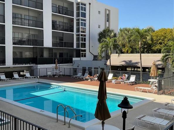 201 178th Dr 309, Sunny Isles Beach FL 33160