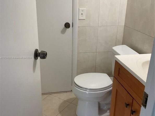 201 178th Dr 309, Sunny Isles Beach FL 33160