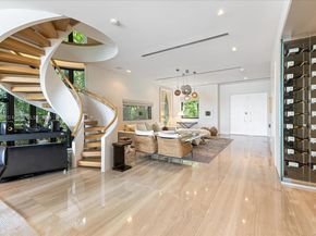 401 E Rivo Alto Dr, Miami Beach FL 33139