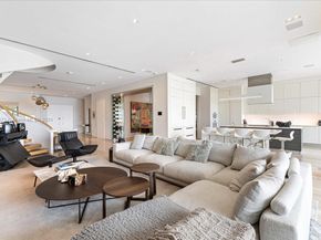 401 E Rivo Alto Dr, Miami Beach FL 33139