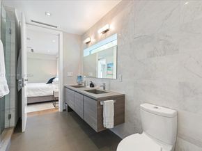 401 E Rivo Alto Dr, Miami Beach FL 33139