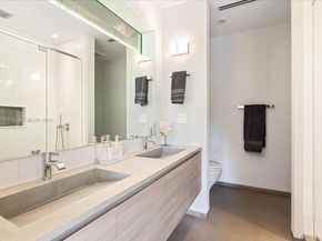 401 E Rivo Alto Dr, Miami Beach FL 33139