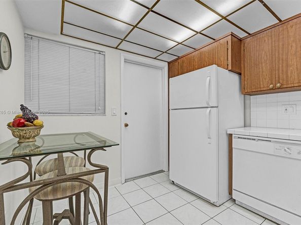 330 SE 2nd St 103G, Hallandale Beach FL 33009