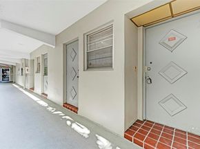 330 SE 2nd St 103G, Hallandale Beach FL 33009