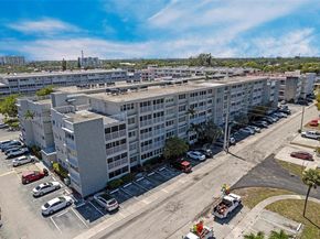 330 SE 2nd St 103G, Hallandale Beach FL 33009