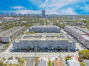 330 SE 2nd St 103G, Hallandale Beach FL 33009