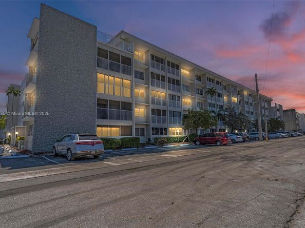 330 SE 2nd St 103G, Hallandale Beach FL 33009