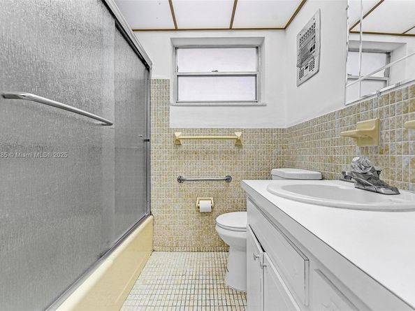 330 SE 2nd St 103G, Hallandale Beach FL 33009