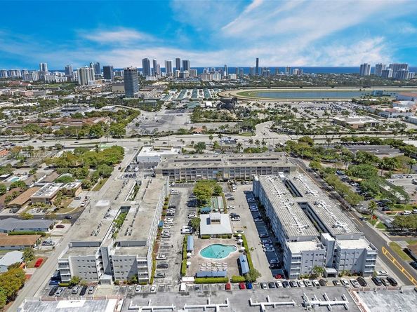 330 SE 2nd St 103G, Hallandale Beach FL 33009