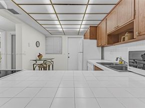 330 SE 2nd St 103G, Hallandale Beach FL 33009