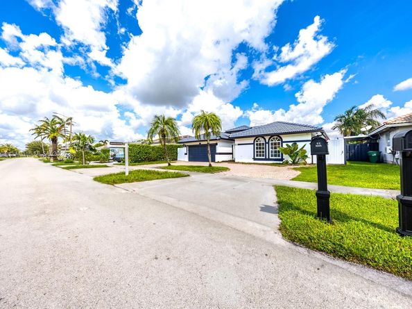 14859 SW 177th Ter, Miami FL 33187