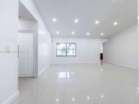 14859 SW 177th Ter, Miami FL 33187