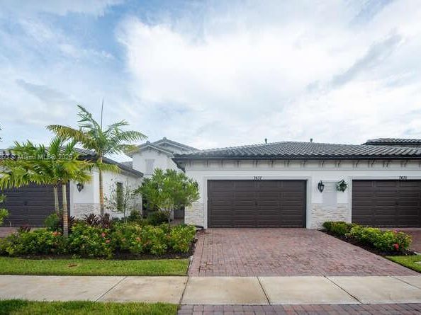 7637 S Blue Spring Dr 7637, Parkland FL 33067