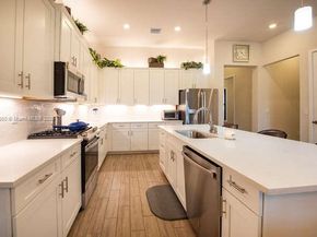 7637 S Blue Spring Dr 7637, Parkland FL 33067