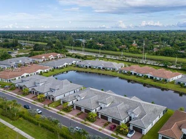 7637 S Blue Spring Dr 7637, Parkland FL 33067