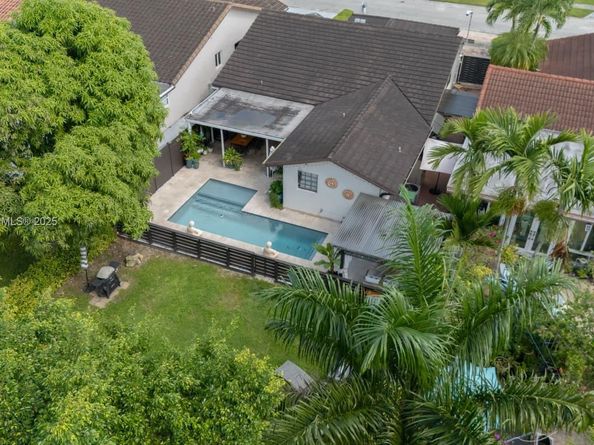 15076 SW 63rd Ter, Miami FL 33193