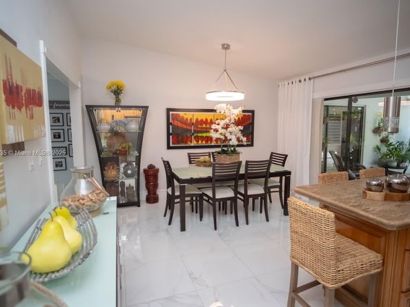 15076 SW 63rd Ter, Miami FL 33193