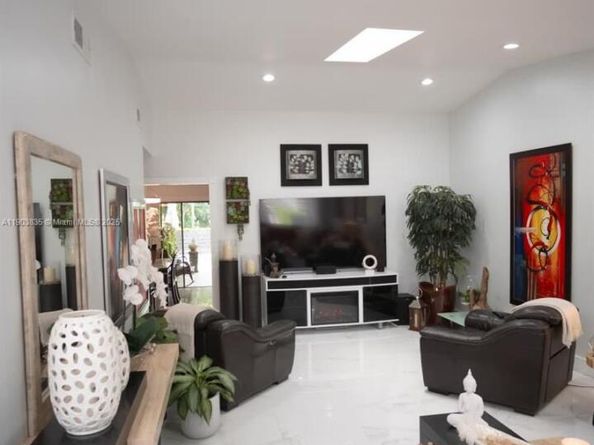 15076 SW 63rd Ter, Miami FL 33193