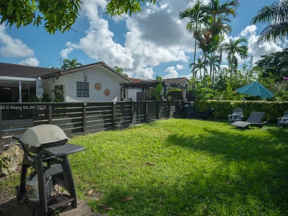 15076 SW 63rd Ter, Miami FL 33193