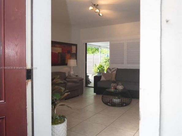 15076 SW 63rd Ter, Miami FL 33193