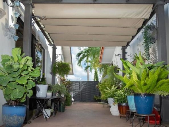 15076 SW 63rd Ter, Miami FL 33193