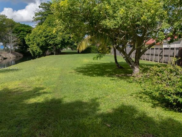 15076 SW 63rd Ter, Miami FL 33193