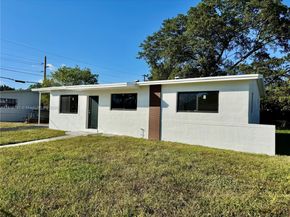 4111 NW 192nd St, Miami Gardens FL 33055