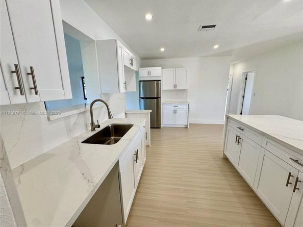 4111 NW 192nd St, Miami Gardens FL 33055