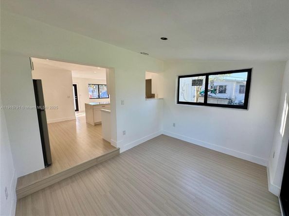 4111 NW 192nd St, Miami Gardens FL 33055