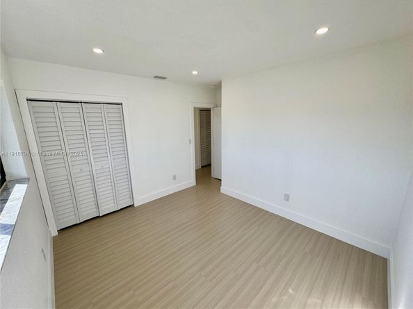 4111 NW 192nd St, Miami Gardens FL 33055