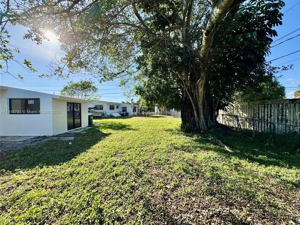 4111 NW 192nd St, Miami Gardens FL 33055