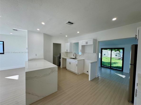 4111 NW 192nd St, Miami Gardens FL 33055