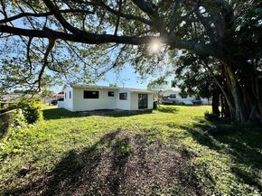 4111 NW 192nd St, Miami Gardens FL 33055