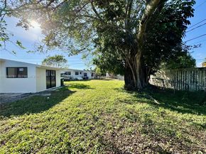4111 NW 192nd St, Miami Gardens FL 33055