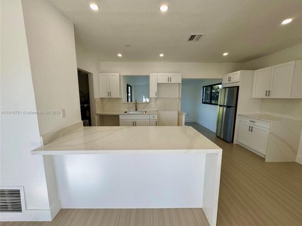 4111 NW 192nd St, Miami Gardens FL 33055