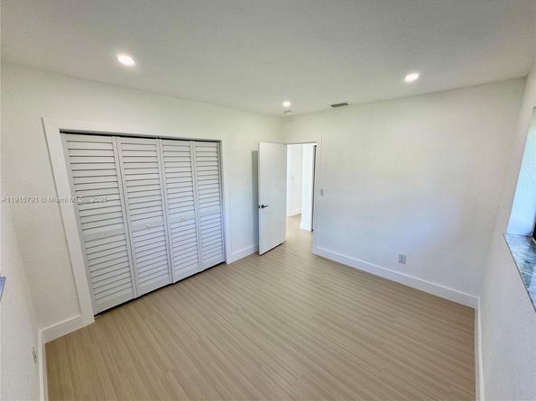 4111 NW 192nd St, Miami Gardens FL 33055