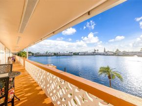 900 SW 10th Ter 14S, Hallandale Beach FL 33009