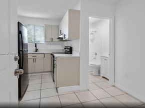 121 NE 55th St, Miami FL 33137