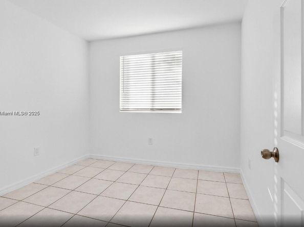 121 NE 55th St, Miami FL 33137