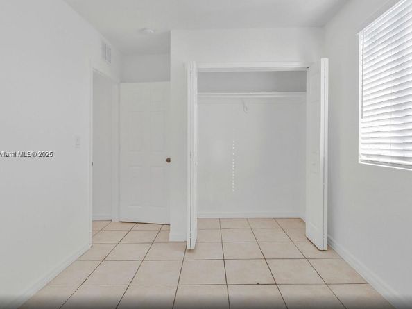 121 NE 55th St, Miami FL 33137