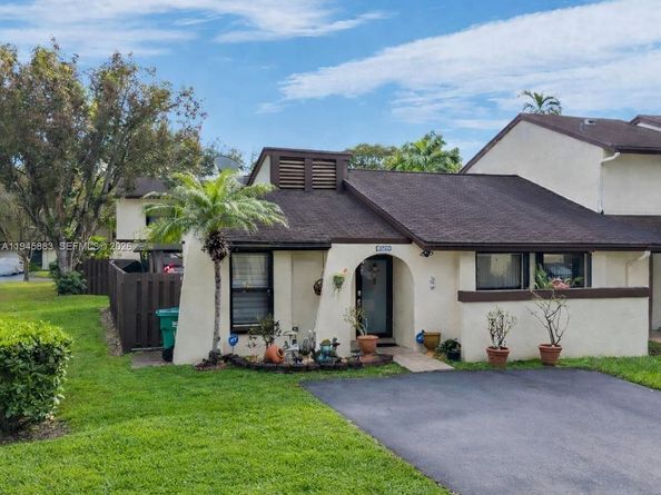 12736 SW 68th Ln, Miami FL 33183