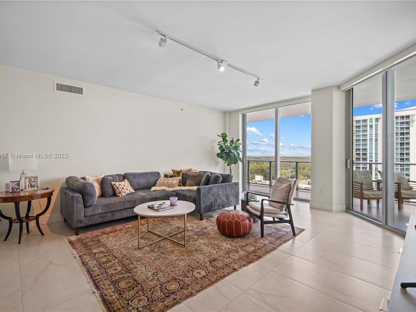 17111 Biscayne Blvd 1805, North Miami Beach FL 33160