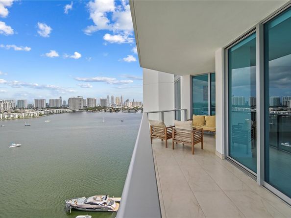 17111 Biscayne Blvd 1805, North Miami Beach FL 33160