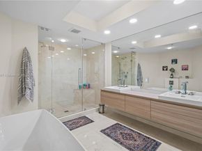 17111 Biscayne Blvd 1805, North Miami Beach FL 33160