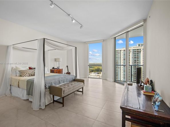 17111 Biscayne Blvd 1805, North Miami Beach FL 33160